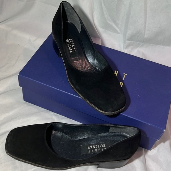 Stuart Weitzman | Mono | Suede Loafer in Black - Picture 10 of 17